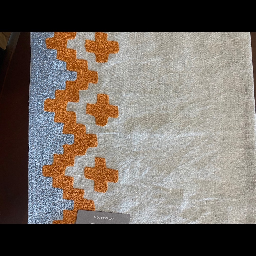 Coyuchi Bold Embroidered Linen Placemat Set of 8 - Picture 3 of 6